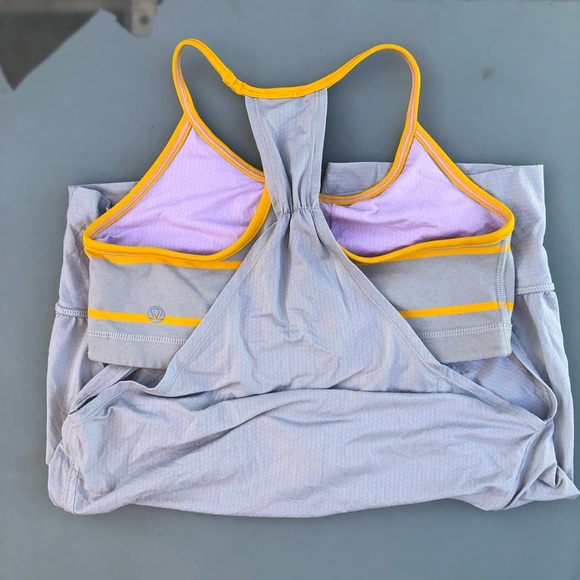 Athletic shirt - Picture 2 of 3